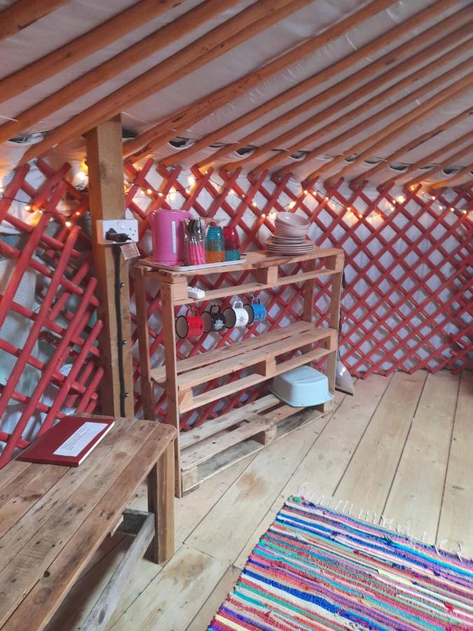 Alder Yurt Wych Elm Glamping Hotel Helston Bagian luar foto